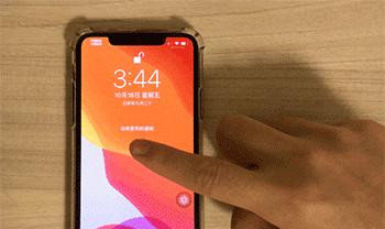 苹果iPhone手电筒按键灰了处理技巧（解决iPhone手电筒按键灰了的简易方法）