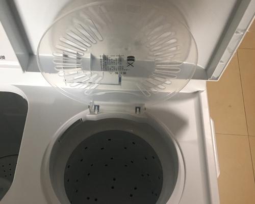 海尔洗衣机胶圈发白的原因和处理方法（保养小技巧帮你恢复洁净的洗衣机）