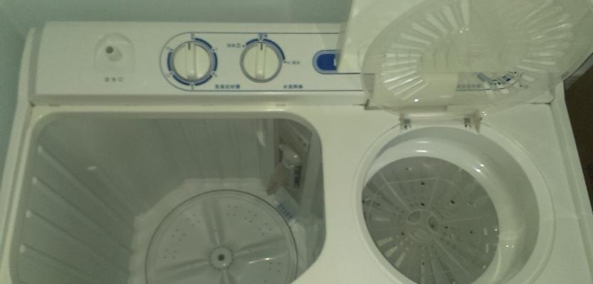 解决海尔洗衣机积水问题的实用方法（快速排除海尔洗衣机内的积水困扰）